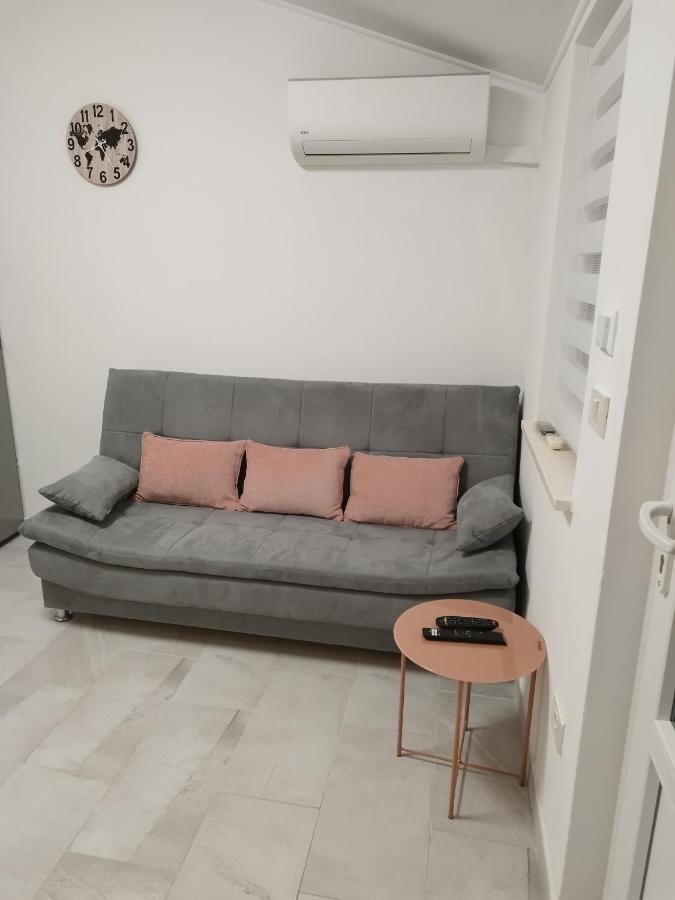Tonis Lägenhet Buje Exteriör bild
